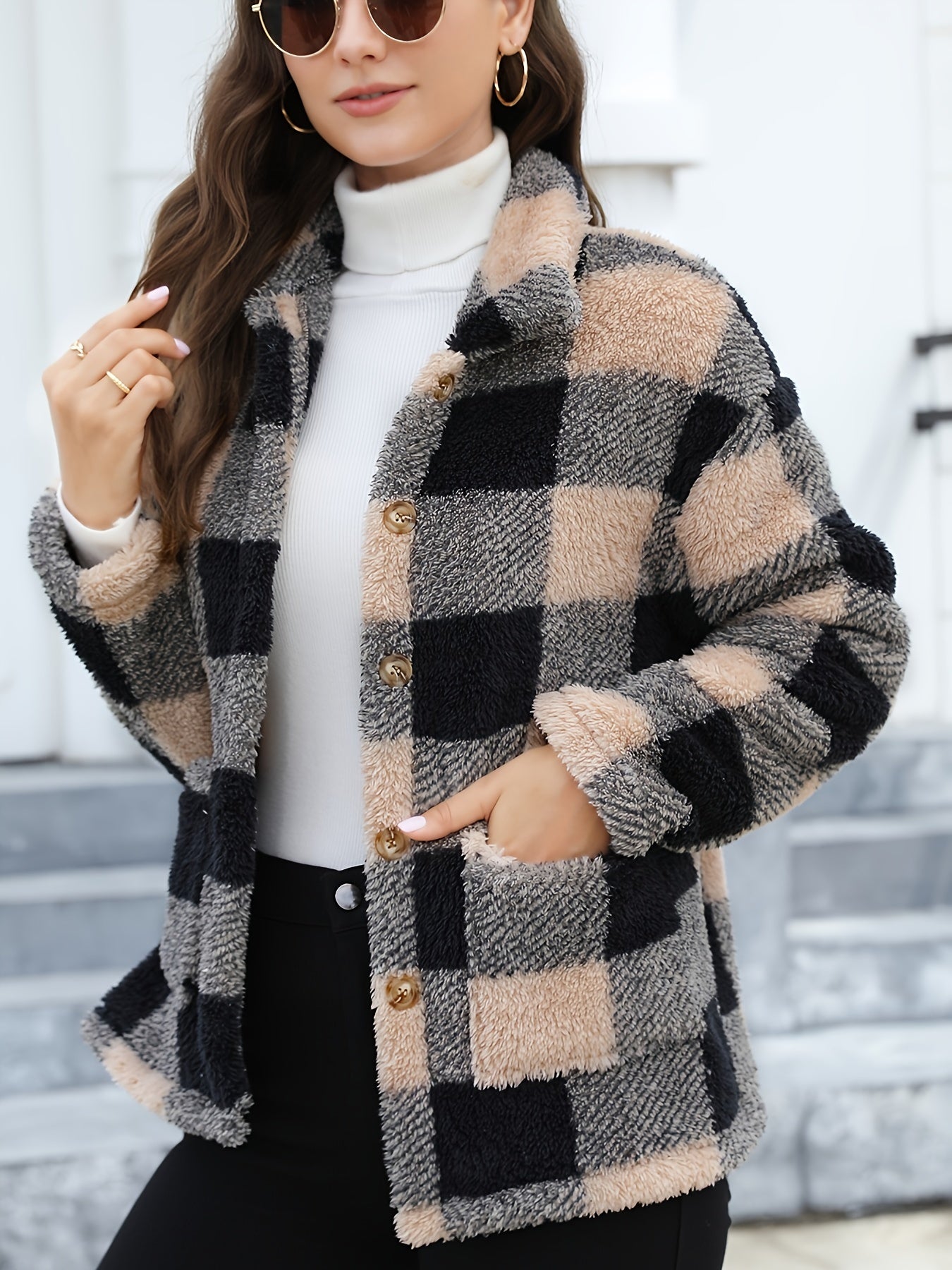 Schwarze Kariert-Teddy-Jacke mit Taschen - Mila